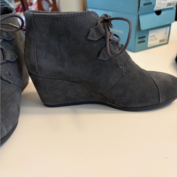 Tom’s Gray Suede Ankle Boots
2.5” heel
New/never worn - Picture 4 of 6